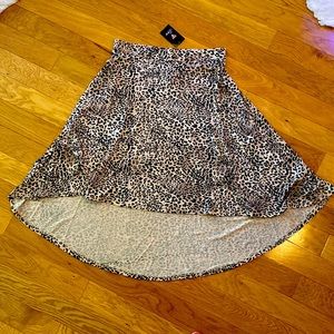 Guess, Cheetah print skirt ( Clarissa Hi- lo), size M.